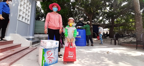 Nghe được tặng bồn nước đêm qua tui không ngủ được - Ảnh 4. Nghe được tặng bồn nước đêm qua tui không ngủ được - Ảnh 4.