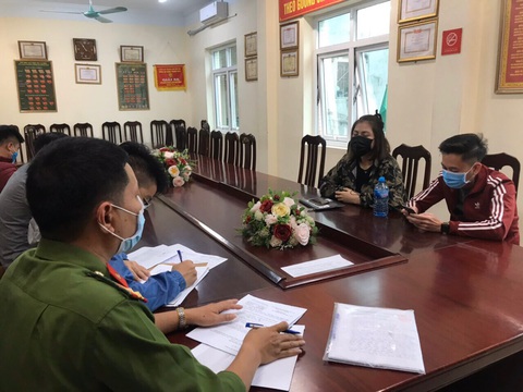 Công an sẽ khởi tố hình sự người tung tin giả COVID-19 - Ảnh 1. Công an sẽ khởi tố hình sự người tung tin giả COVID-19 - Ảnh 1.