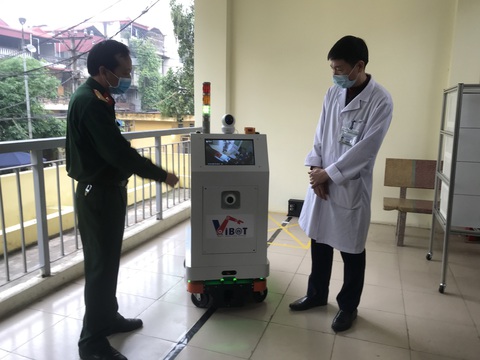 Việt Nam chế tạo thành công robot hỗ trợ bác sĩ chăm sóc bệnh nhân cách ly - Ảnh 2. Việt Nam chế tạo thành công robot hỗ trợ bác sĩ chăm sóc bệnh nhân cách ly - Ảnh 2.