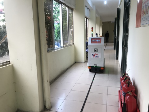Việt Nam chế tạo thành công robot hỗ trợ bác sĩ chăm sóc bệnh nhân cách ly - Ảnh 4. Việt Nam chế tạo thành công robot hỗ trợ bác sĩ chăm sóc bệnh nhân cách ly - Ảnh 4.