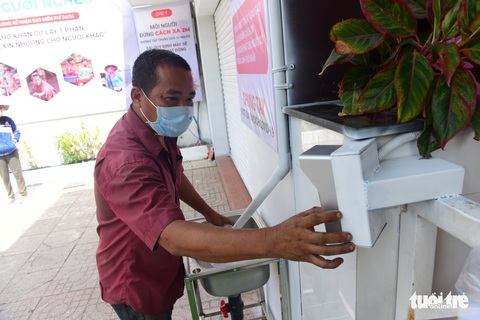 ATM gạo’ ở Tân Phú tuôn trào nhân ái Sài Gòn 24/24 - Ảnh 4. ATM gạo’ ở Tân Phú tuôn trào nhân ái Sài Gòn 24/24 - Ảnh 4.