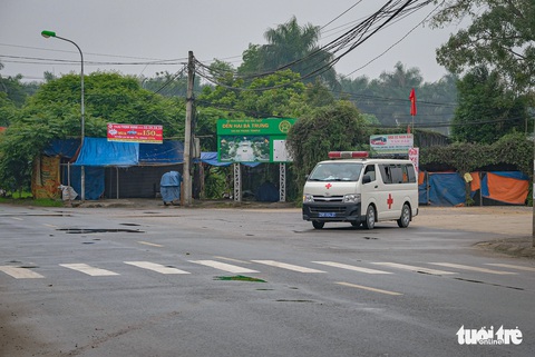 Cận cảnh cách ly thôn Hạ Lôi hơn 10.000 nhân khẩu vì liên quan bệnh nhân 243 - Ảnh 13. Cận cảnh cách ly thôn Hạ Lôi hơn 10.000 nhân khẩu vì liên quan bệnh nhân 243 - Ảnh 13.