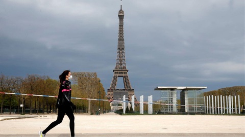 Paris cấm các hoạt động thể thao cá nhân ngoài trời vào ban ngày - Ảnh 1. Paris cấm các hoạt động thể thao cá nhân ngoài trời vào ban ngày - Ảnh 1.
