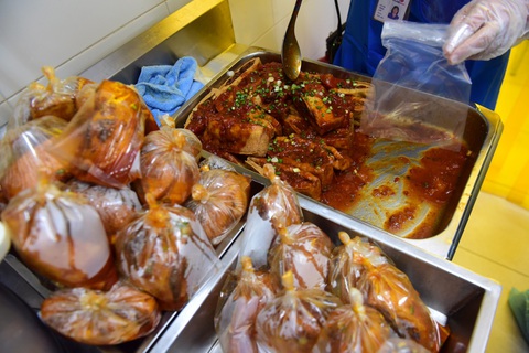Saigon Co.op đảm bảo thực phẩm an toàn cho các khu cách ly - Ảnh 2. Saigon Co.op đảm bảo thực phẩm an toàn cho các khu cách ly - Ảnh 2.