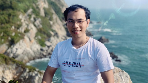 Từ anh giữ xe đến CEO Chatbot triệu đô - Ảnh 1. Từ anh giữ xe đến CEO Chatbot triệu đô - Ảnh 1.