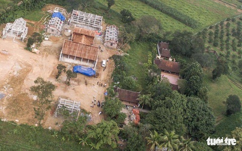 Dân tháo dỡ chùa Linh Sâm triệu đô xây ‘chui’ trên đất di tích quốc gia - Ảnh 3. Dân tháo dỡ chùa Linh Sâm triệu đô xây ‘chui’ trên đất di tích quốc gia - Ảnh 3.