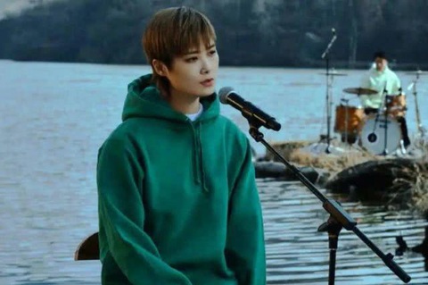 Lý Vũ Xuân tung MV Mặt hướng ra biển, xuân ấm hoa nở mừng Vũ Hán hết phong tỏa - Ảnh 1. Lý Vũ Xuân tung MV Mặt hướng ra biển, xuân ấm hoa nở mừng Vũ Hán hết phong tỏa - Ảnh 1.