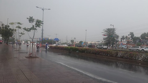 Mưa lớn giải nhiệt sau thời gian dài nắng nóng tại TP.HCM - Ảnh 3. Mưa lớn giải nhiệt sau thời gian dài nắng nóng tại TP.HCM - Ảnh 3.