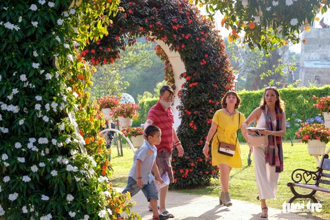 Đà Lạt đông đúc, du khách chủ quan - Ảnh 2. Đà Lạt đông đúc, du khách chủ quan - Ảnh 2.