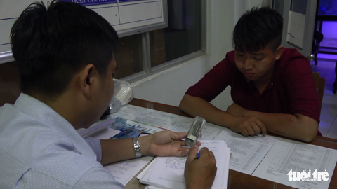Bắt nam công nhân đốt sản phẩm xem có cháy không rốt cuộc cháy công ty, thiệt hại 60 tỉ đồng - Ảnh 1. Bắt nam công nhân đốt sản phẩm xem có cháy không rốt cuộc cháy công ty, thiệt hại 60 tỉ đồng - Ảnh 1.