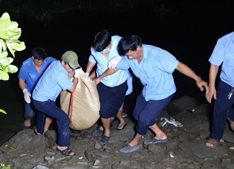 Học sinh lớp 8 chết đuối khi tắm sông Sài Gòn - Ảnh 1. Học sinh lớp 8 chết đuối khi tắm sông Sài Gòn - Ảnh 1.