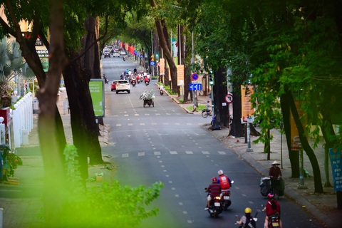 TP.HCM trời trong xanh, chất lượng không khí cải thiện đáng kể sau giãn cách - Ảnh 2. TP.HCM trời trong xanh, chất lượng không khí cải thiện đáng kể sau giãn cách - Ảnh 2.