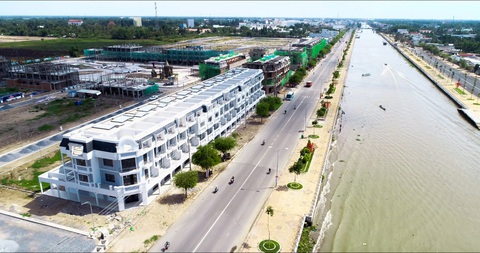 Doanh nghiệp địa ốc rục rịch bung hàng ngay khi dịch COVID-19 được kiểm soát - Ảnh 1. Doanh nghiệp địa ốc rục rịch bung hàng ngay khi dịch COVID-19 được kiểm soát - Ảnh 1.