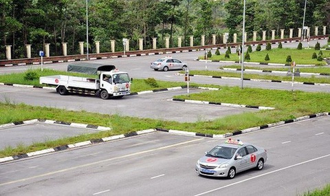 TP.HCM tổ chức thi sát hạch cấp giấy phép lái xe trở lại từ 15-5 - Ảnh 1. TP.HCM tổ chức thi sát hạch cấp giấy phép lái xe trở lại từ 15-5 - Ảnh 1.