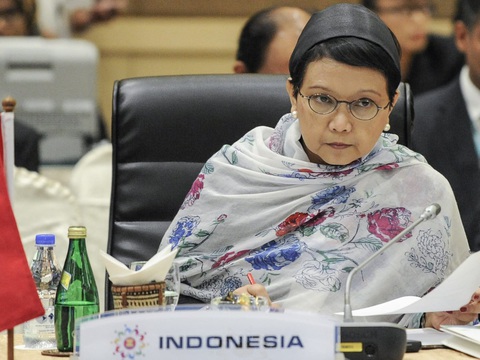 Indonesia lên án tàu cá Trung Quốc đối xử với ngư dân như nô lệ - Ảnh 1. Indonesia lên án tàu cá Trung Quốc đối xử với ngư dân như nô lệ - Ảnh 1.