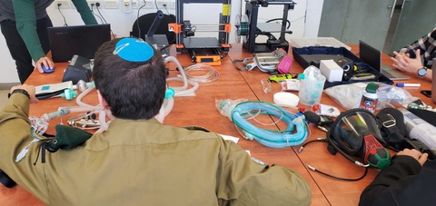 Cuộc chiến bí mật thời đại dịch - Kỳ 2: Dự án Khí thở của Israel - Ảnh 1. Cuộc chiến bí mật thời đại dịch - Kỳ 2: Dự án Khí thở của Israel - Ảnh 1.