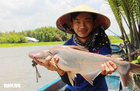 Gặp các cần thủ miền Tây hàng sư phụ - Ảnh 1. Gặp các cần thủ miền Tây hàng sư phụ - Ảnh 1.