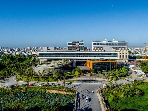 ĐH Văn Lang xét tuyển thẳng các thí sinh thi THPT từ 24 điểm - Ảnh 1. ĐH Văn Lang xét tuyển thẳng các thí sinh thi THPT từ 24 điểm - Ảnh 1.