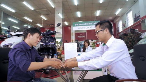 Vì sao các khoản vay tiêu dùng lại có mức lãi suất cao hơn ngân hàng? - Ảnh 1. Vì sao các khoản vay tiêu dùng lại có mức lãi suất cao hơn ngân hàng? - Ảnh 1.