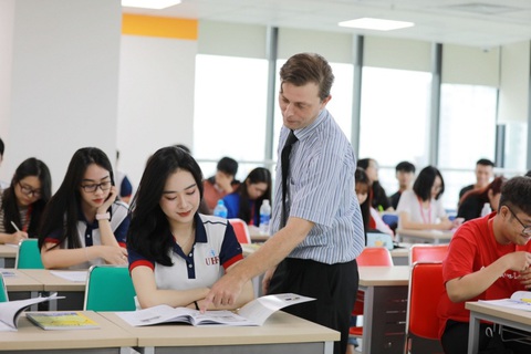 Điểm qua thế mạnh tiếng Anh của UEF mới biết vì sao nhiều bạn trẻ chọn trường - Ảnh 1. Điểm qua thế mạnh tiếng Anh của UEF mới biết vì sao nhiều bạn trẻ chọn trường - Ảnh 1.
