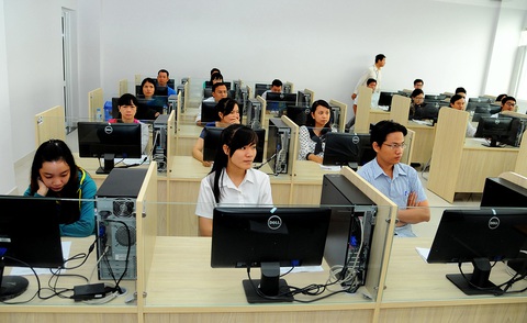 Lo công chức quá tải, Bộ Xây dựng muốn bổ sung hàng trăm biên chế - Ảnh 1. Lo công chức quá tải, Bộ Xây dựng muốn bổ sung hàng trăm biên chế - Ảnh 1.