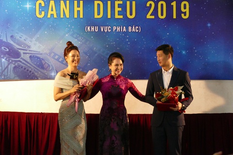 Cát Phượng, Hồng Diễm - hai nữ diễn viên chính xuất sắc nhận giải Cánh diều 2020 - Ảnh 3. Cát Phượng, Hồng Diễm - hai nữ diễn viên chính xuất sắc nhận giải Cánh diều 2020 - Ảnh 3.