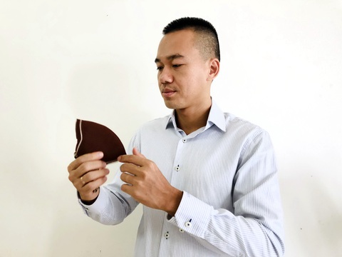 Bất ngờ với khẩu trang làm từ... cà phê, xuất khẩu đi nhiều nước - Ảnh 1. Bất ngờ với khẩu trang làm từ... cà phê, xuất khẩu đi nhiều nước - Ảnh 1.