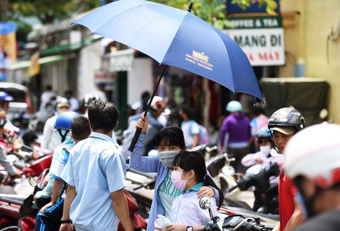 TP.HCM ban đêm nóng như ban ngày, vì sao? - Ảnh 1. TP.HCM ban đêm nóng như ban ngày, vì sao? - Ảnh 1.