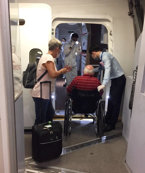 Bamboo Airways đưa công dân Anh và EU hồi hương trên chặng Hà Nội - London - Ảnh 2. Bamboo Airways đưa công dân Anh và EU hồi hương trên chặng Hà Nội - London - Ảnh 2.