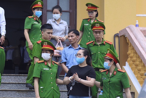 Nếu biết đi chấm thi mà bị tù, tôi đã bỏ nghề - Ảnh 2. Nếu biết đi chấm thi mà bị tù, tôi đã bỏ nghề - Ảnh 2.