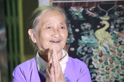 Hà Nội dỡ bỏ phong tỏa thôn Đông Cứu, người dân mừng như giao thừa - Ảnh 4. Hà Nội dỡ bỏ phong tỏa thôn Đông Cứu, người dân mừng như giao thừa - Ảnh 4.