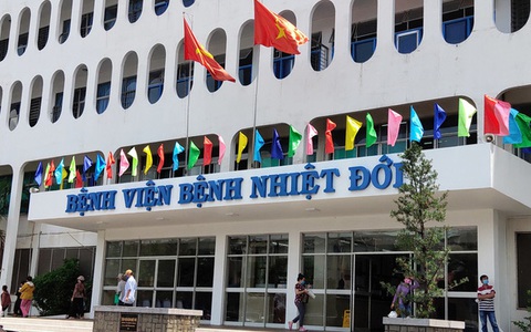 50 người đề nghị hiến phổi cho phi công người Anh: Nhận phổi hiến từ người cho chết não - Ảnh 1. 50 người đề nghị hiến phổi cho phi công người Anh: Nhận phổi hiến từ người cho chết não - Ảnh 1.