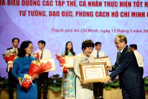 Tuyên dương tập thể, cá nhân điển hình học tập và làm theo tư tưởng, đạo đức, phong cách Hồ Chí Minh - Ảnh 3. Tuyên dương tập thể, cá nhân điển hình học tập và làm theo tư tưởng, đạo đức, phong cách Hồ Chí Minh - Ảnh 3.