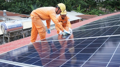 EVNSPC kêu gọi doanh nghiệp hợp tác phát triển điện mặt trời áp mái - Ảnh 2. EVNSPC kêu gọi doanh nghiệp hợp tác phát triển điện mặt trời áp mái - Ảnh 2.