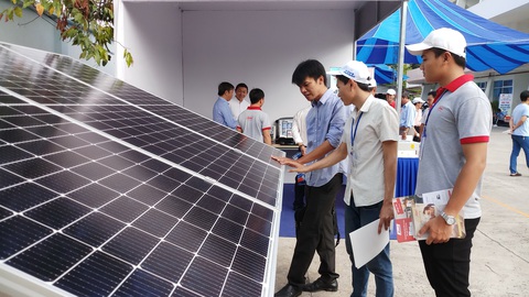 EVNSPC kêu gọi doanh nghiệp hợp tác phát triển điện mặt trời áp mái - Ảnh 1. EVNSPC kêu gọi doanh nghiệp hợp tác phát triển điện mặt trời áp mái - Ảnh 1.