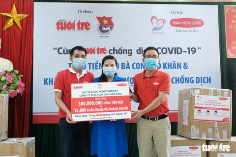 300 triệu đồng Cùng Tuổi Trẻ chống dịch COVID-19 đến tay đồng bào Hà Giang - Ảnh 3. 300 triệu đồng Cùng Tuổi Trẻ chống dịch COVID-19 đến tay đồng bào Hà Giang - Ảnh 3.