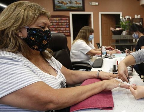 Người Việt ở California bức xúc phát biểu COVID-19 lây ở tiệm nail của thống đốc - Ảnh 1. Người Việt ở California bức xúc phát biểu COVID-19 lây ở tiệm nail của thống đốc - Ảnh 1.