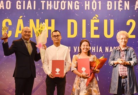 Kiều Minh Tuấn - Cát Phượng nhận Cánh diều, ban tổ chức xin lỗi nhầm tên bé Ngân Chi - Ảnh 8. Kiều Minh Tuấn - Cát Phượng nhận Cánh diều, ban tổ chức xin lỗi nhầm tên bé Ngân Chi - Ảnh 8.