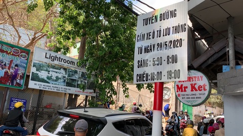 Du khách đổ về Vũng Tàu, đường lên núi Nhỏ tắc nghẽn - Ảnh 4. Du khách đổ về Vũng Tàu, đường lên núi Nhỏ tắc nghẽn - Ảnh 4.