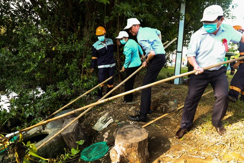 Lãnh đạo TP.HCM trồng cây, phát động Tết trồng cây đời đời nhớ ơn Bác Hồ - Ảnh 5. Lãnh đạo TP.HCM trồng cây, phát động Tết trồng cây đời đời nhớ ơn Bác Hồ - Ảnh 5.