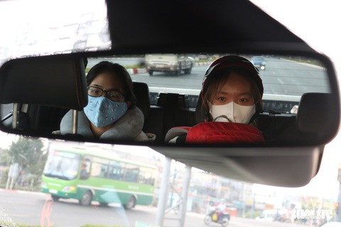 Lấy xe nhà chở miễn phí giúp các bạn sinh viên đi lại an toàn - Ảnh 2. Lấy xe nhà chở miễn phí giúp các bạn sinh viên đi lại an toàn - Ảnh 2.
