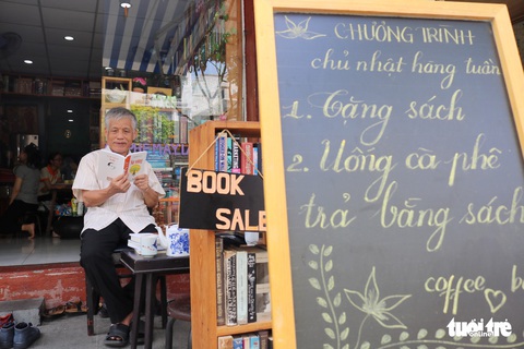 Uống cà phê trả bằng sách tại Sài Gòn - Ảnh 2. Uống cà phê trả bằng sách tại Sài Gòn - Ảnh 2.