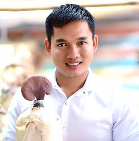 Bỏ giấc mơ du học để... trồng nấm - Ảnh 1. Bỏ giấc mơ du học để... trồng nấm - Ảnh 1.