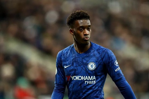 Cầu thủ Premier League đầu tiên nhiễm COVID-19 bị bắt vì dẫn người mẫu về nhà - Ảnh 1. Cầu thủ Premier League đầu tiên nhiễm COVID-19 bị bắt vì dẫn người mẫu về nhà - Ảnh 1.