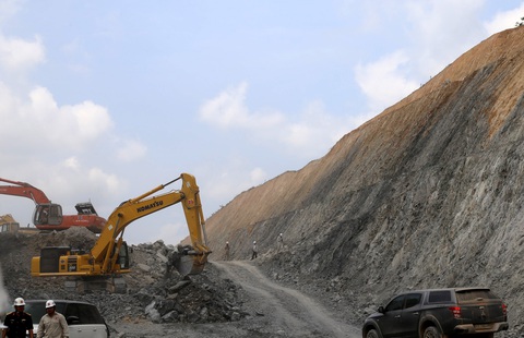Kiến nghị Quốc hội chuyển 3 dự án cao tốc Bắc - Nam sang đầu tư công - Ảnh 1. Kiến nghị Quốc hội chuyển 3 dự án cao tốc Bắc - Nam sang đầu tư công - Ảnh 1.
