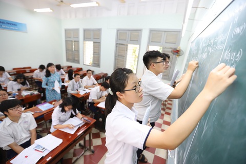Học sinh nào được tuyển thẳng vào lớp 10 công lập ở TP.HCM? - Ảnh 1. Học sinh nào được tuyển thẳng vào lớp 10 công lập ở TP.HCM? - Ảnh 1.