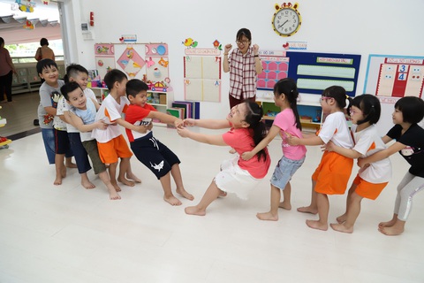 Phụ huynh tìm trường mầm non khác cho con vì trường cũ giải thể - Ảnh 4. Phụ huynh tìm trường mầm non khác cho con vì trường cũ giải thể - Ảnh 4.