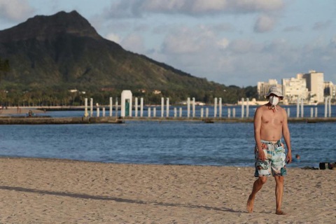 Du khách đi tù vì đăng ảnh biển Hawaii lên mạng xã hội khi đang cách ly - Ảnh 1. Du khách đi tù vì đăng ảnh biển Hawaii lên mạng xã hội khi đang cách ly - Ảnh 1.