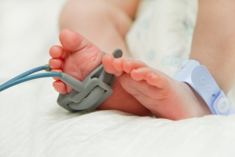 Em bé mắc COVID-19 ngay khi chào đời, ca thứ 3 thế giới - Ảnh 1. Em bé mắc COVID-19 ngay khi chào đời, ca thứ 3 thế giới - Ảnh 1.