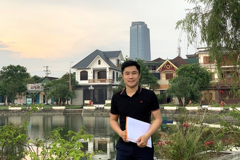 Sứ giả gắn kết sinh viên Việt - Lào - Ảnh 1. Sứ giả gắn kết sinh viên Việt - Lào - Ảnh 1.